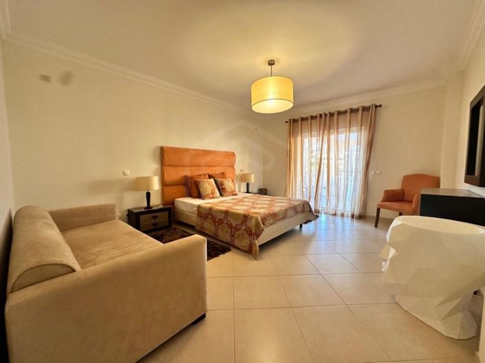 Image No.14-3 Bed Apartment for sale