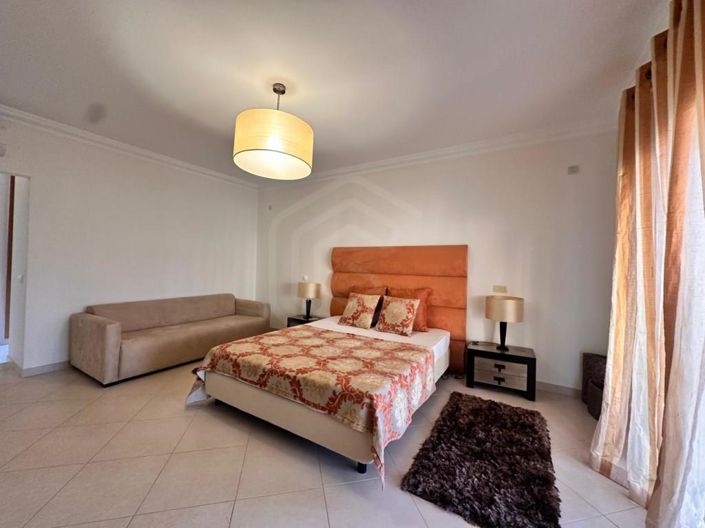 Image No.15-3 Bed Apartment for sale