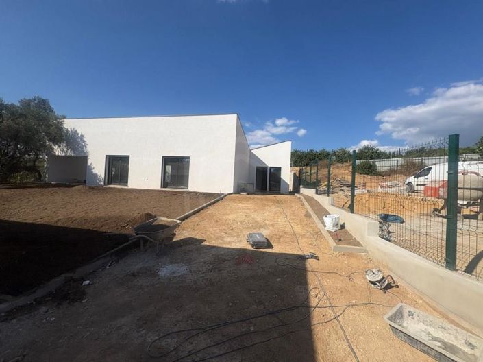 Image No.5-3 Bed House for sale