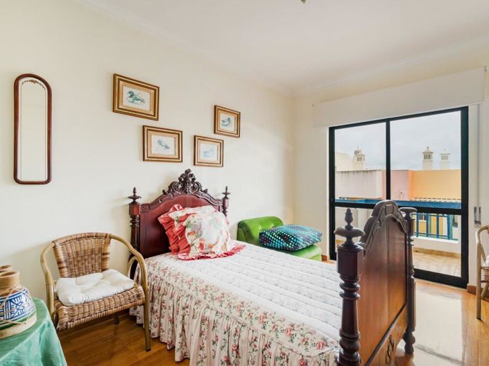 Image No.19-5 Bed Apartment for sale