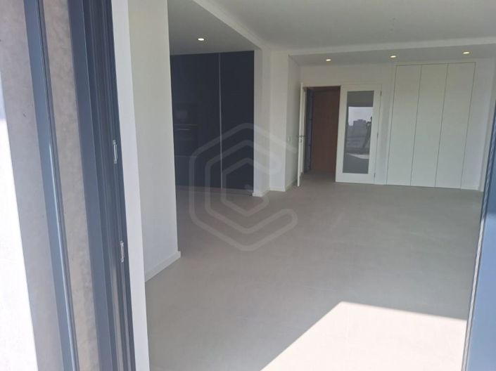 Image No.28-3 Bed Apartment for sale