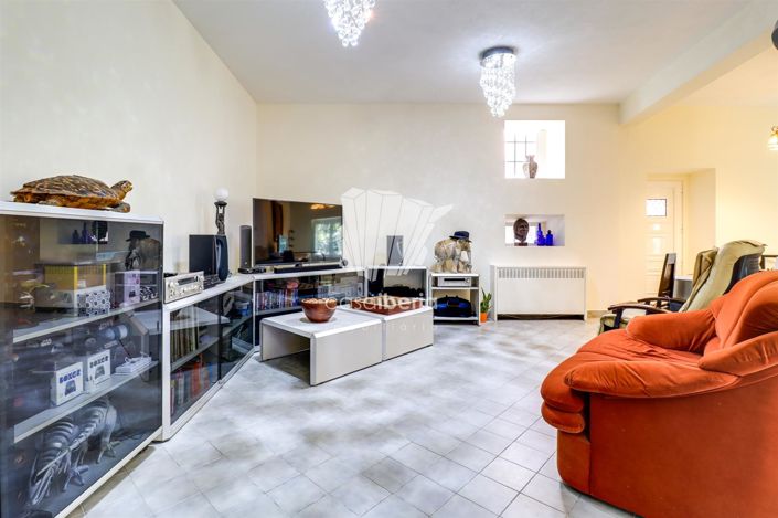 Image No.21-5 Bed House for sale