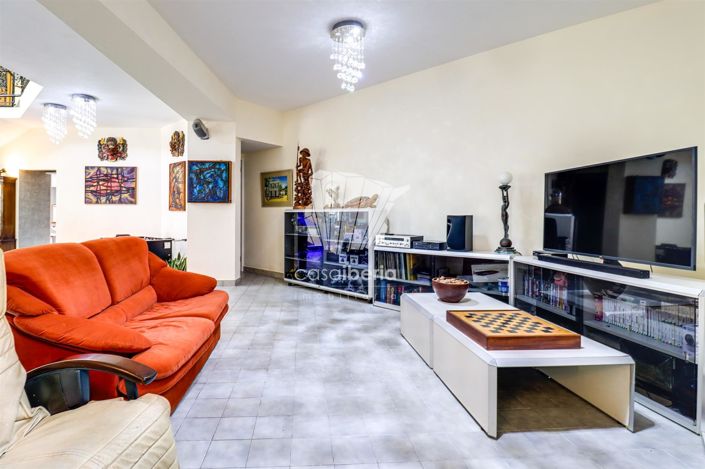 Image No.23-5 Bed House for sale