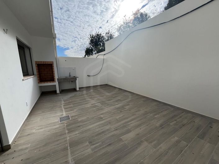 Image No.16-3 Bed House for sale