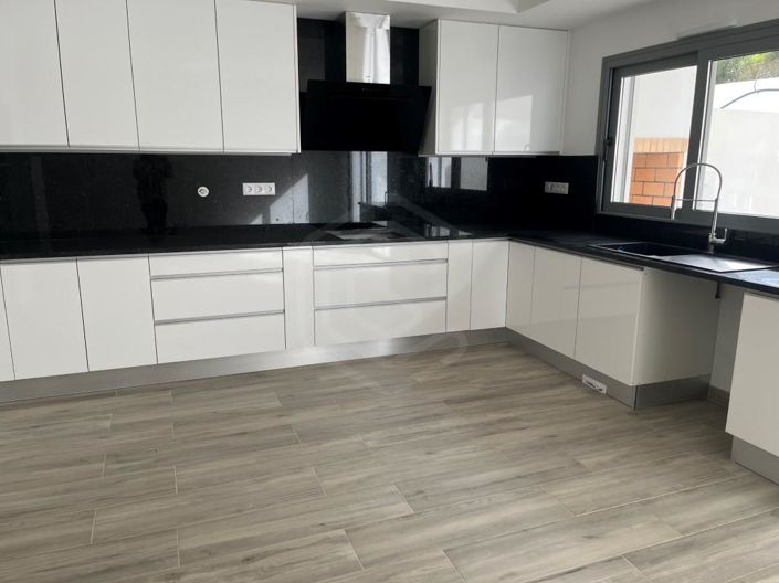 Image No.5-3 Bed House for sale