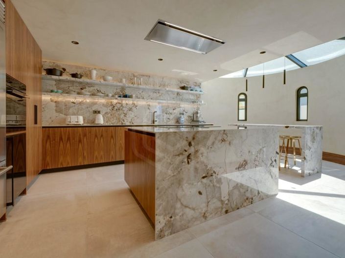 Image No.10-5 Bed House for sale