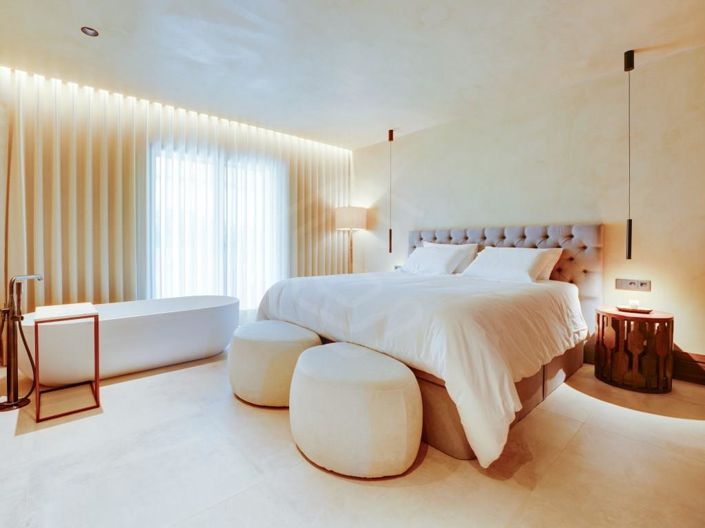 Image No.19-5 Bed House for sale