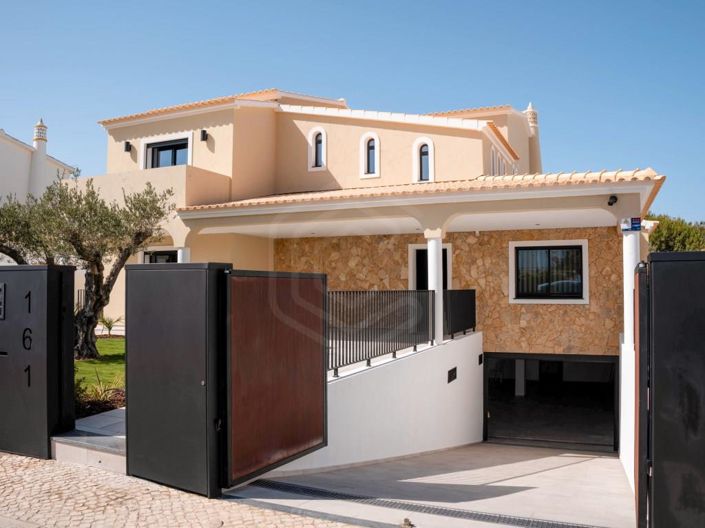 Image No.3-5 Bed House for sale