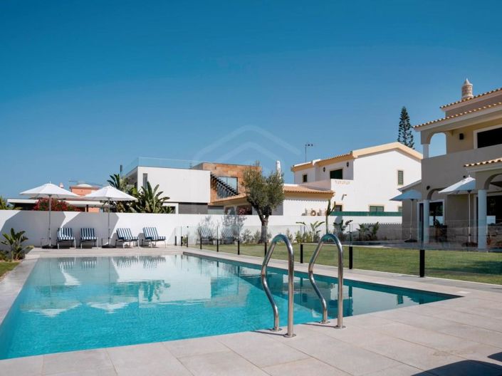 Image No.4-5 Bed House for sale