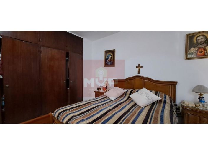 Image No.10-4 Bed House for sale