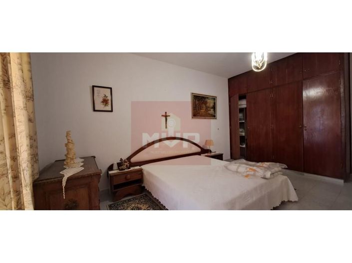 Image No.13-4 Bed House for sale