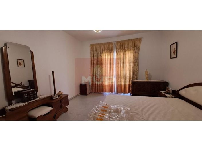 Image No.15-4 Bed House for sale