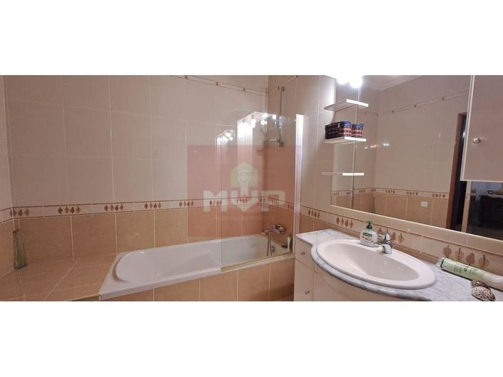 Image No.16-4 Bed House for sale