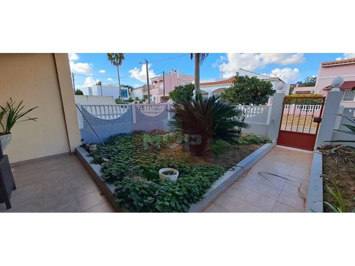 Image No.2-4 Bed House for sale