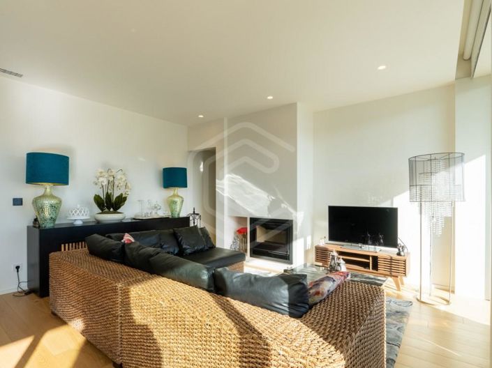 Image No.9-3 Bed Apartment for sale