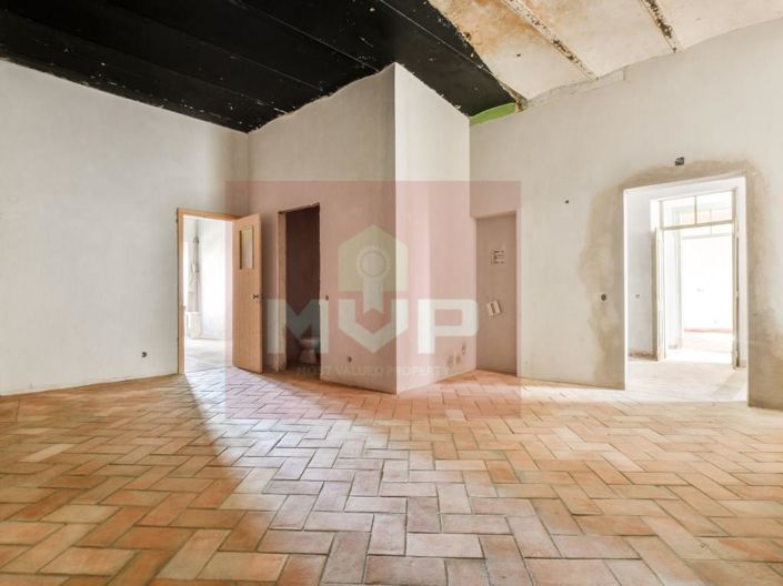 Image No.12-20 Bed House for sale