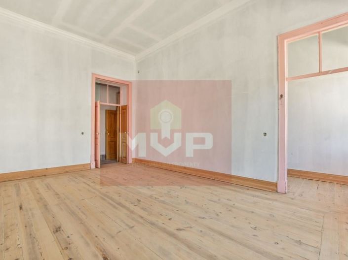 Image No.15-20 Bed House for sale