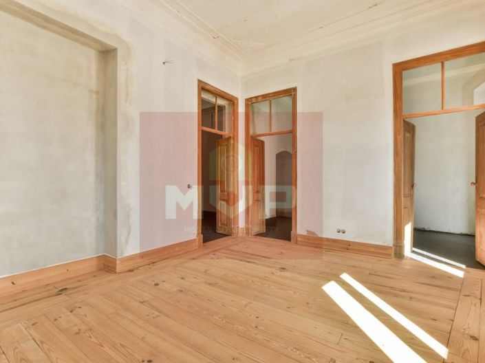 Image No.19-20 Bed House for sale