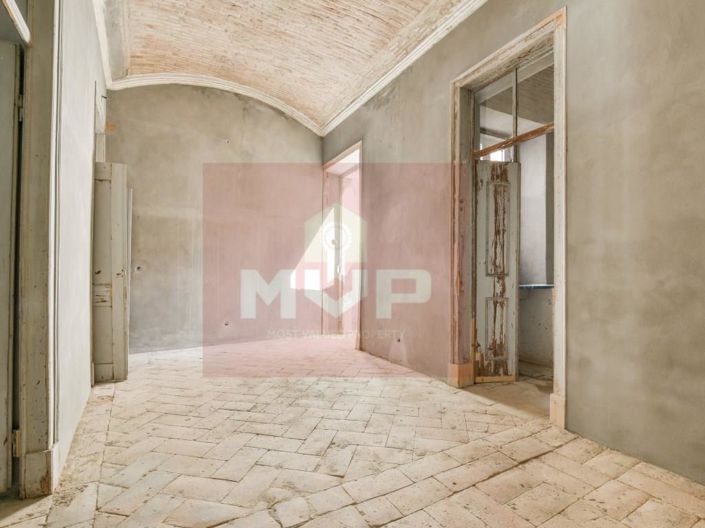 Image No.30-20 Bed House for sale