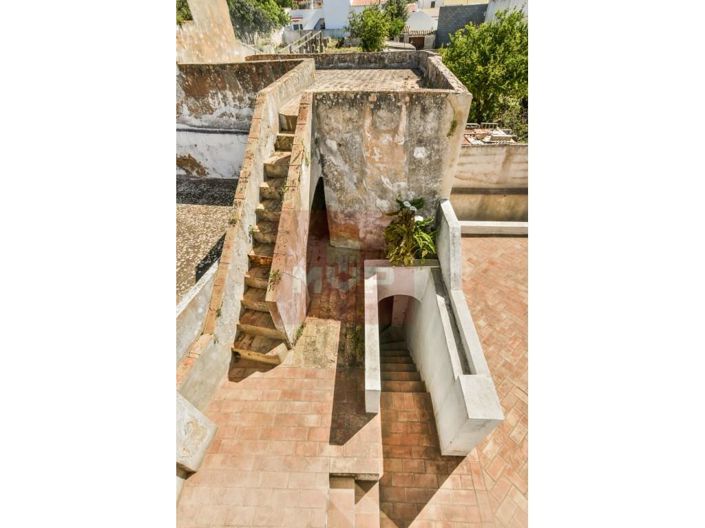 Image No.38-20 Bed House for sale