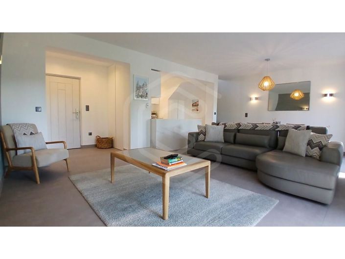 Image No.1-2 Bed House for sale
