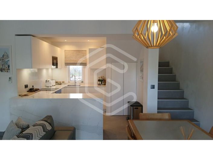 Image No.10-2 Bed House for sale