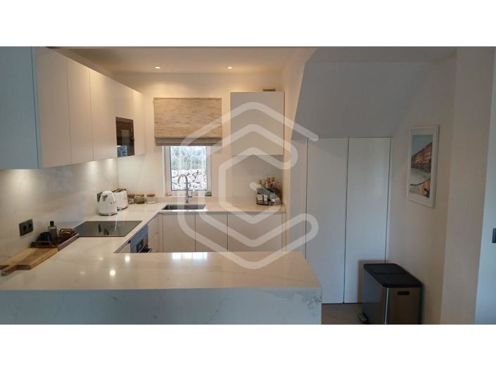 Image No.12-2 Bed House for sale