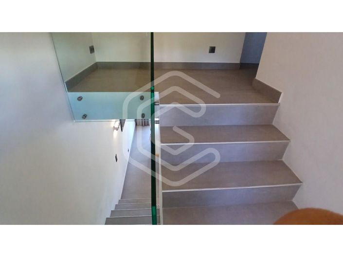 Image No.17-2 Bed House for sale