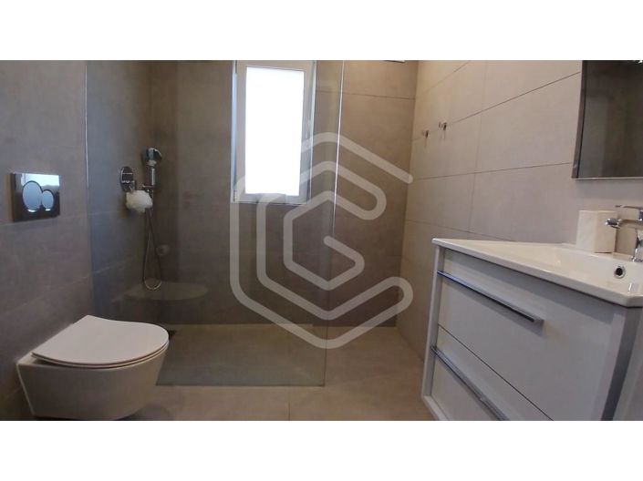 Image No.18-2 Bed House for sale