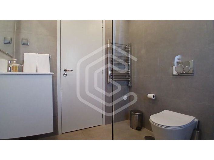 Image No.19-2 Bed House for sale