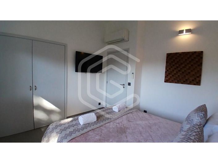 Image No.24-2 Bed House for sale