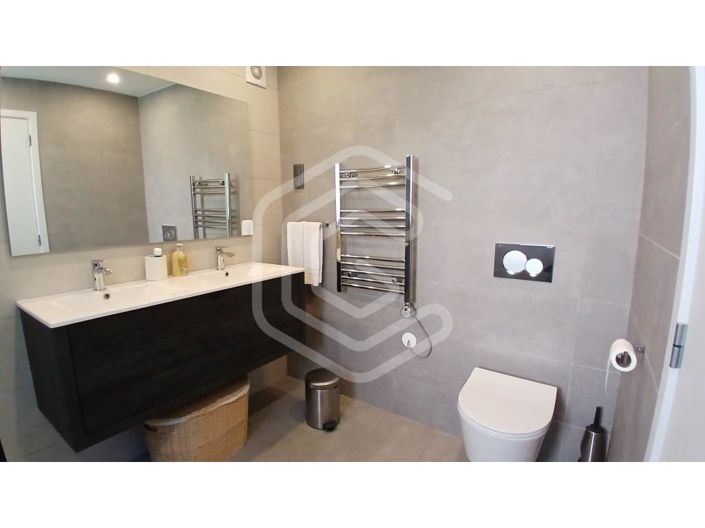 Image No.29-2 Bed House for sale