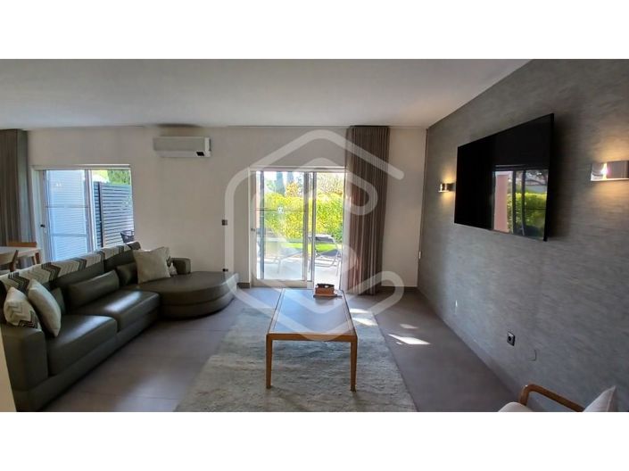 Image No.6-2 Bed House for sale