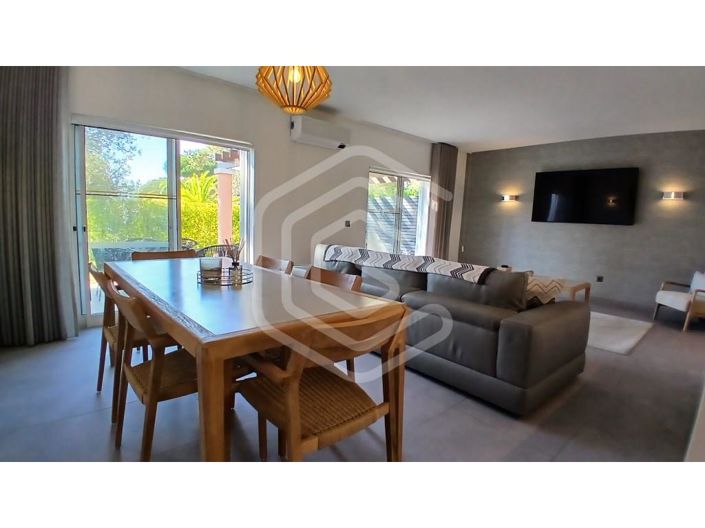 Image No.8-2 Bed House for sale