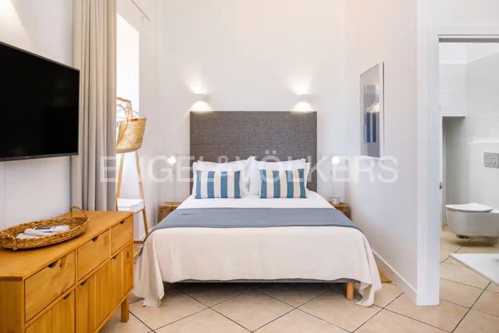 Image No.18-4 Bed House for sale