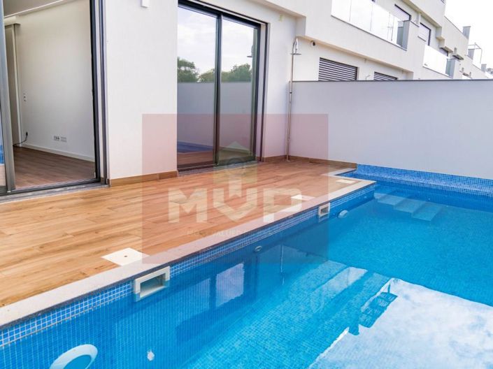 Image No.1-3 Bed House for sale