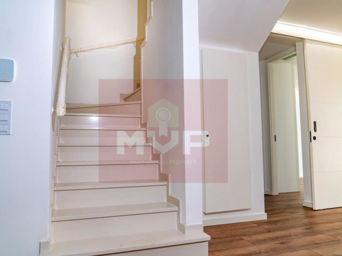 Image No.10-3 Bed House for sale