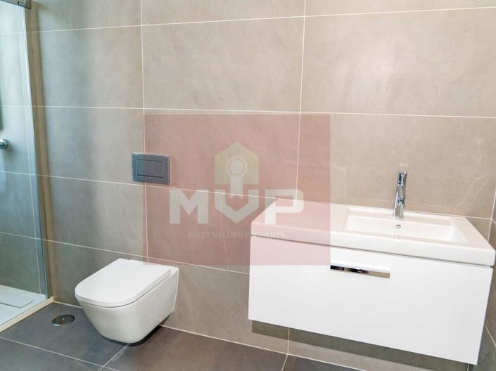 Image No.15-3 Bed House for sale