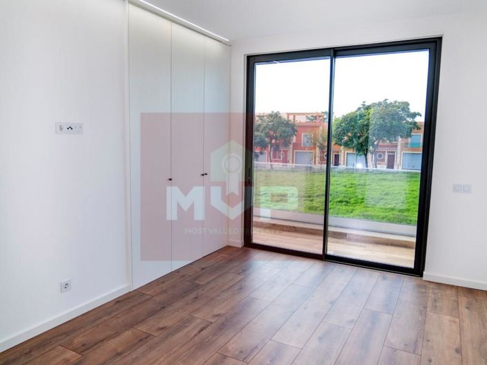 Image No.20-3 Bed House for sale