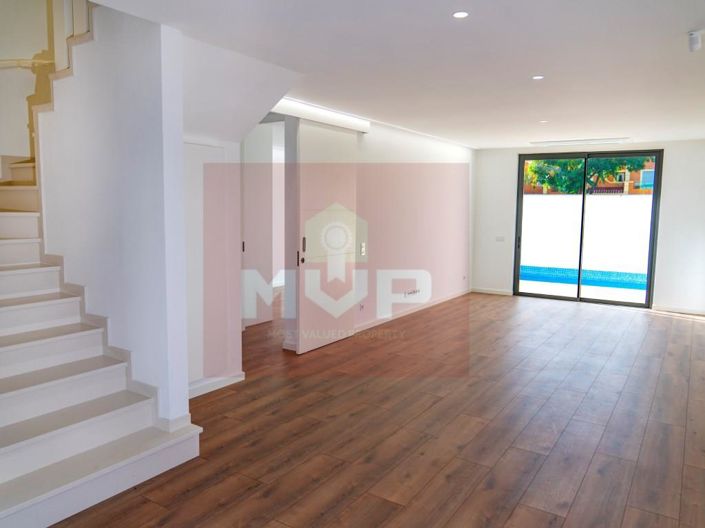 Image No.5-3 Bed House for sale