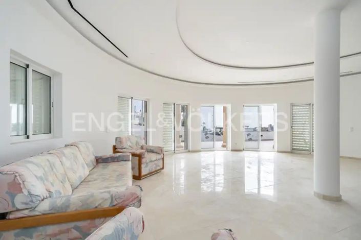 Image No.13-4 Bed House for sale