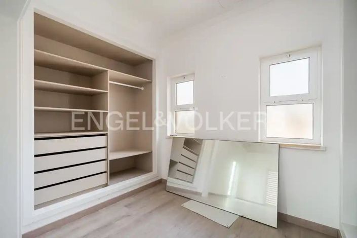 Image No.27-4 Bed House for sale