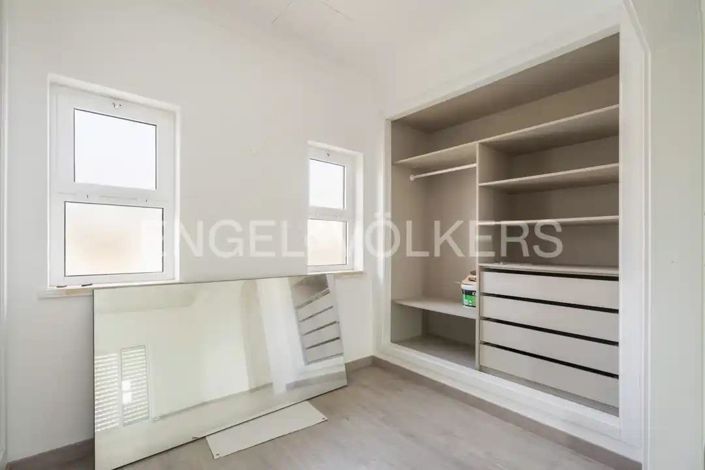 Image No.28-4 Bed House for sale