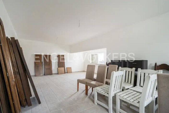 Image No.39-4 Bed House for sale