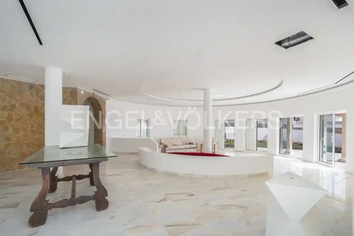 Image No.7-4 Bed House for sale