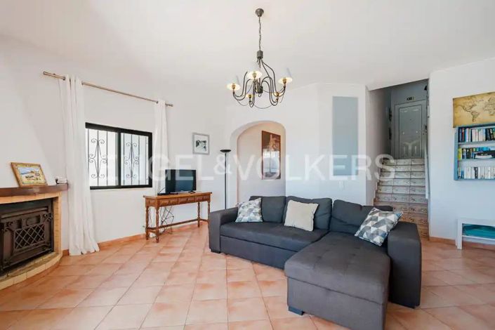 Image No.10-3 Bed House for sale