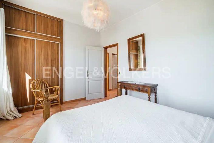 Image No.24-3 Bed House for sale