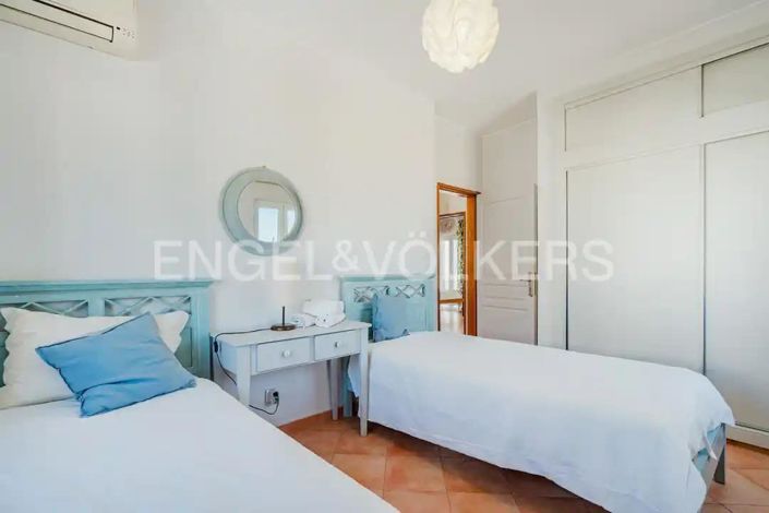 Image No.26-3 Bed House for sale