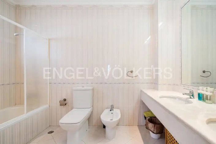 Image No.27-3 Bed House for sale