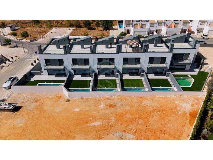 Image No.11-4 Bed House for sale